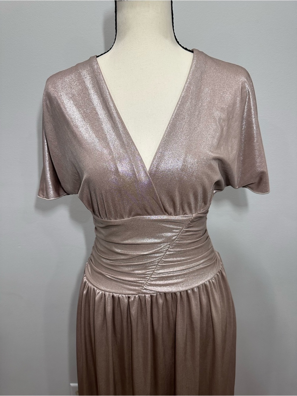 RINASCIMENTO 🇮🇹 Made in Italy Taupe Blush Pink Metallic V-Neck Dress Size Small - Picture 3 of 10